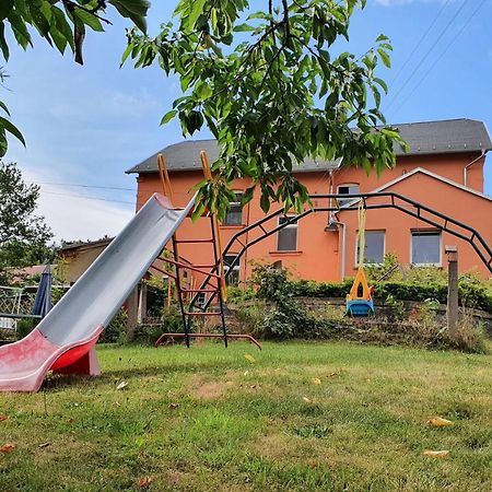 Ferienwohnung Ost - Alte Schule Sachswitz Грайц Экстерьер фото